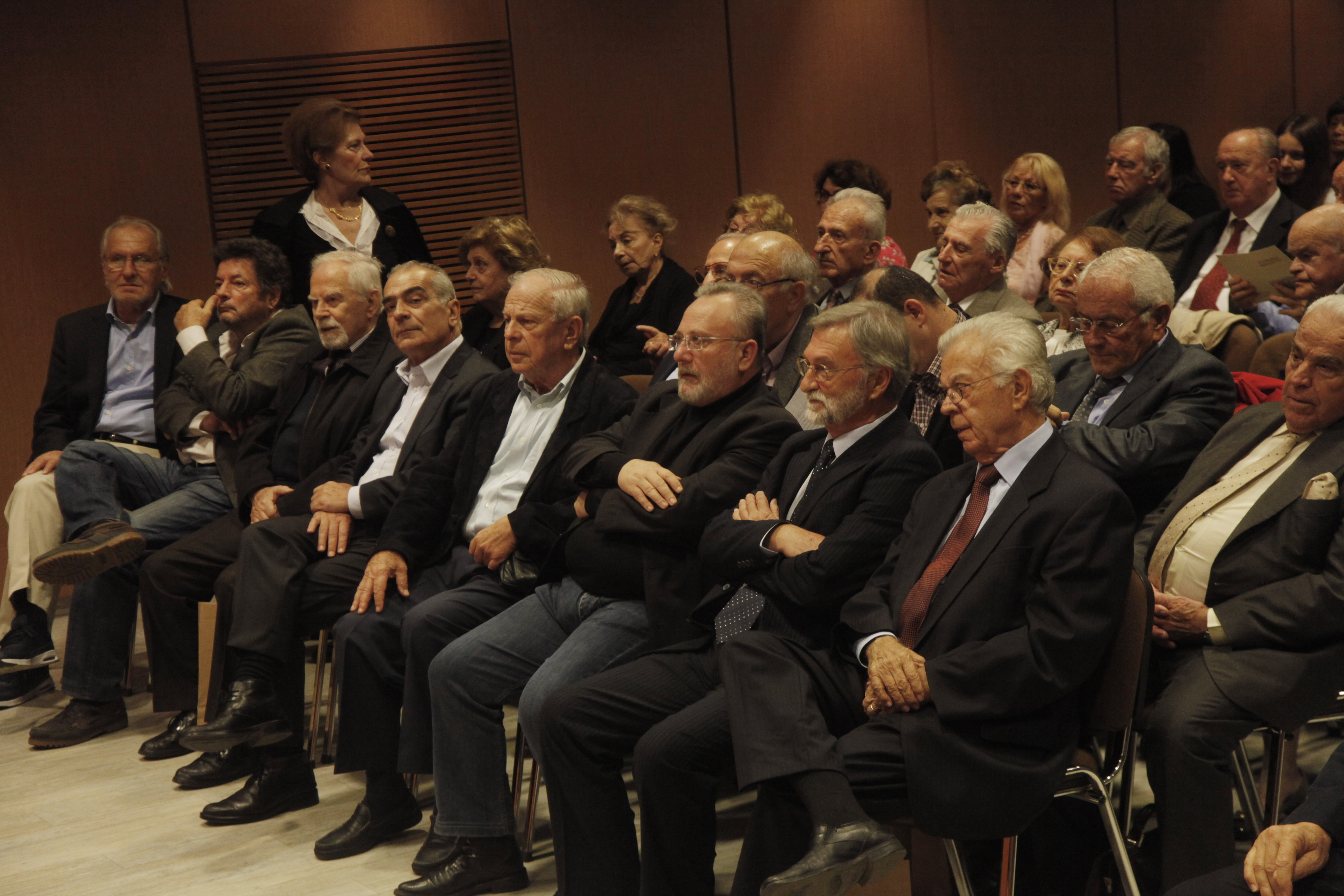 ÐÁÑÏÕÓÉÁÓÇ ÔÏÕ ÂÉÂËÉÏÕ ÏÉ ÄÇÌÁÑ×ÏÉ ÔÏÕ ÌÅÓÏËÏÃÃÉÏÕ--×ÑÇÓÔÏÓ ÌÐÏÍÇÓ//EUROKINISSI