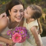 Μητέρα: Πηγή ζωής και Ιερό Σύμβολο!