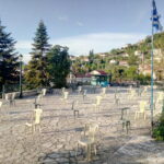 «Empty Chairs»: Διαμαρτυρία με άδειες στην πλατεία της Ανάληψης Τριχωνίδας