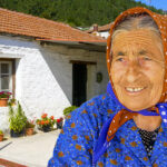«Μια ζωή δουλειά, πόνο και απώλειες»: Η συγκλονιστική ιστορία ζωής της γιαγιάς Μαρίας από την Παραβόλα