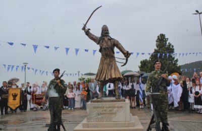 Με κάθε τιμή γιορτάστηκαν τα 200 χρόνια από την Μάχη του Καρβασαρά με αποκάλυψη ανδριάντα προς τιμήν του Γεωργίου Καραϊσκάκη