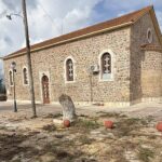 Οργή για την παράνομη κοπή δέντρου – χωρίς καμία άδεια – στην πλατεία της Γουριάς!