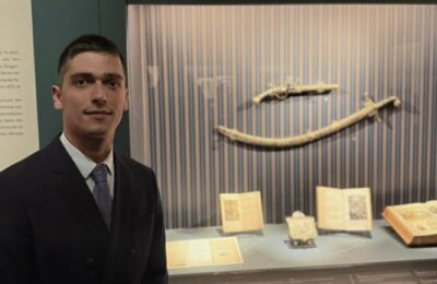 Με σπουδαία εκθέματα από την προσωπική συλλογή του Νίκου Λύρου η έκθεση στο Μουσείο Μπενάκη