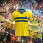 Η επετειακή φανέλα για τα 100 χρόνια του Παναιτωλικού