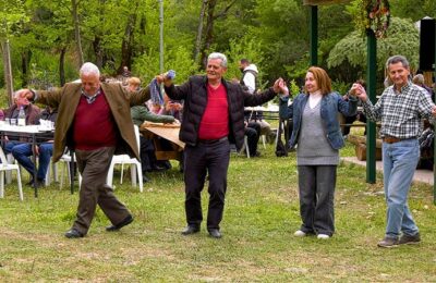 Πρωτομαγιά στην ορεινή Ναυπακτία: Τρία χωριά, ένα γλέντι (vid)