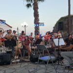 Μια όμορφη συνάντηση γεμάτη νότες από τους μικρούς μουσικούς και τον μαέστρο Κωνσταντίνο Πλακίδα στην Κατοχή