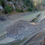 Έσπασε πάλι η Διώρυγα στη Σταμνά – Σε νέες περιπέτειες οι αγρότες του κάμπου των Οινιαδών