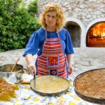 Το παραδοσιακό ξηρομερίτικο Ραβανί σε ξυλόφουρνο στην Μπαμπίνη (vid)