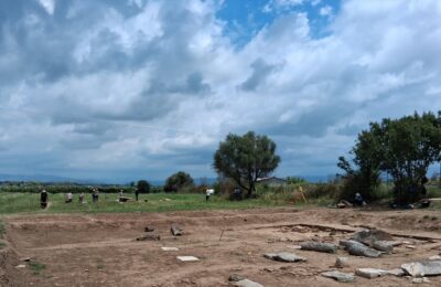 Τι γυρεύουν Κινέζοι αρχαιολόγοι στο Αγγελόκαστρο;