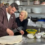 Η εκπομπή «Akis’ Food Tour» στο Αγρίνιο: Ο Άκης Πετρετζίκης ξετρελάθηκε με τις αγρινιώτικες νοστιμιές (vid)