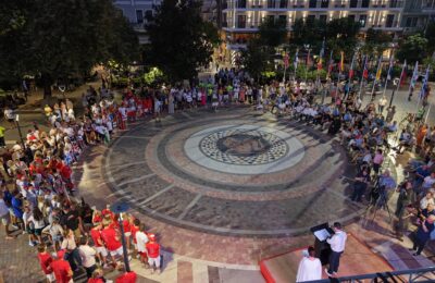 Το Αγρίνιο υποδέχθηκε την Ευρώπη – Η παρέλαση για την έναρξη του Θαλάσσιου Σκι
