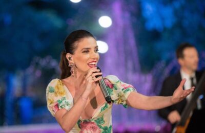 Απόψε η Φωτεινή Δάρρα στη Ναύπακτο με «Έναν Ουρανό Τραγούδια!»