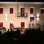 «Το Χρέος της Μνήμης» καθήλωσε το Μεσολόγγι σε μια ξεχωριστή βραδιά ιστορίας, ποίησης και πολιτισμού για τα 200 χρόνια από την Έξοδο