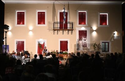 «Το Χρέος της Μνήμης» καθήλωσε το Μεσολόγγι σε μια ξεχωριστή βραδιά ιστορίας, ποίησης και πολιτισμού για τα 200 χρόνια από την Έξοδο
